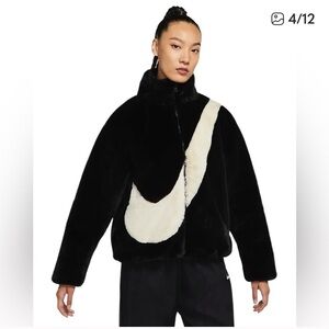 Nike Sportswear
Women's Jacket